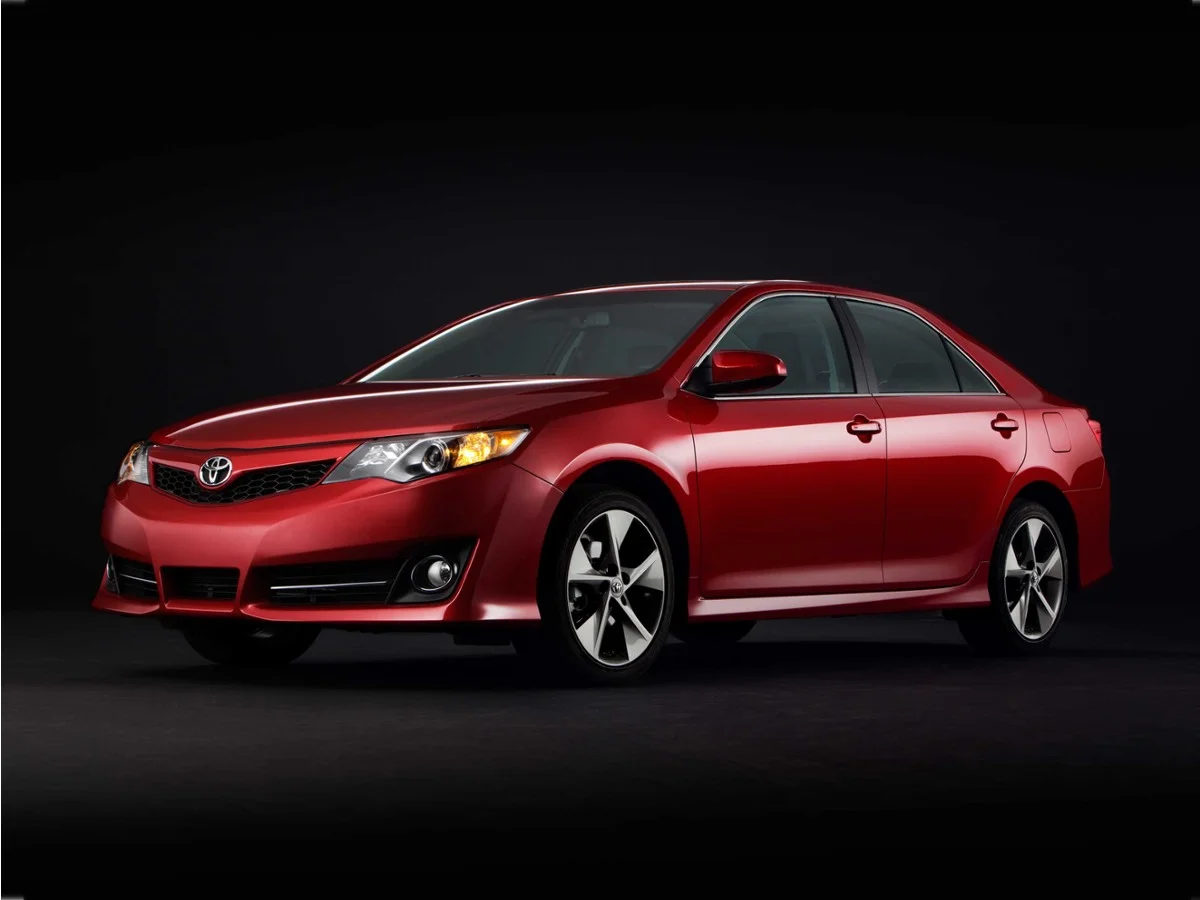 Used 2012 White Toyota SE image 1