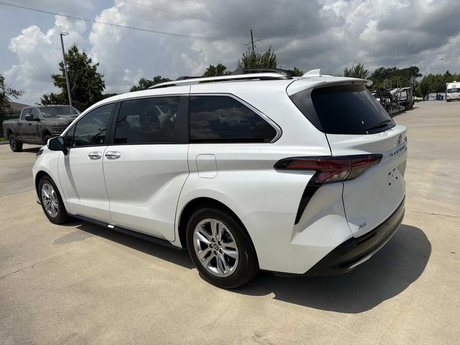 Used 2023 Beige Toyota Limited AWD 7-Passenger (Natl) image 5