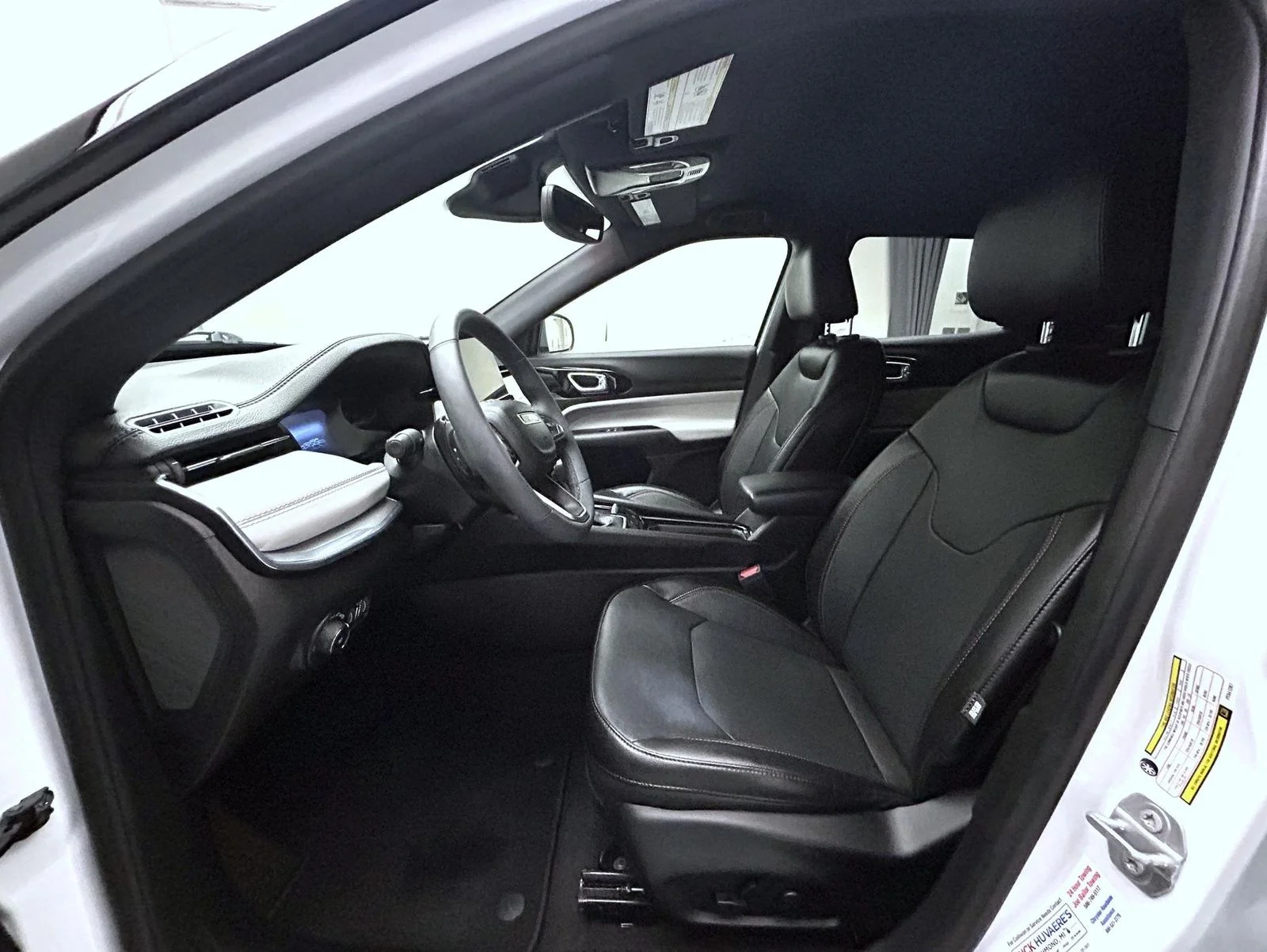 Used 2023 White Jeep Limited image 10