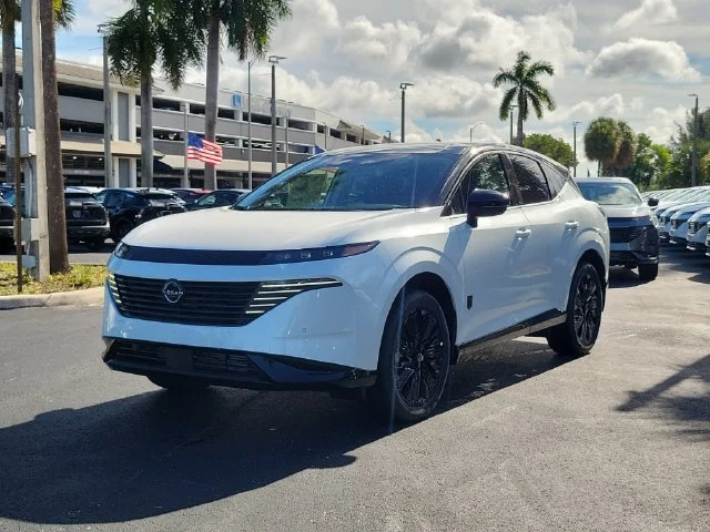 New 2027 Everest White Pearl TriCoat / Super Black Two-tone Nissan Dark Armor image 8