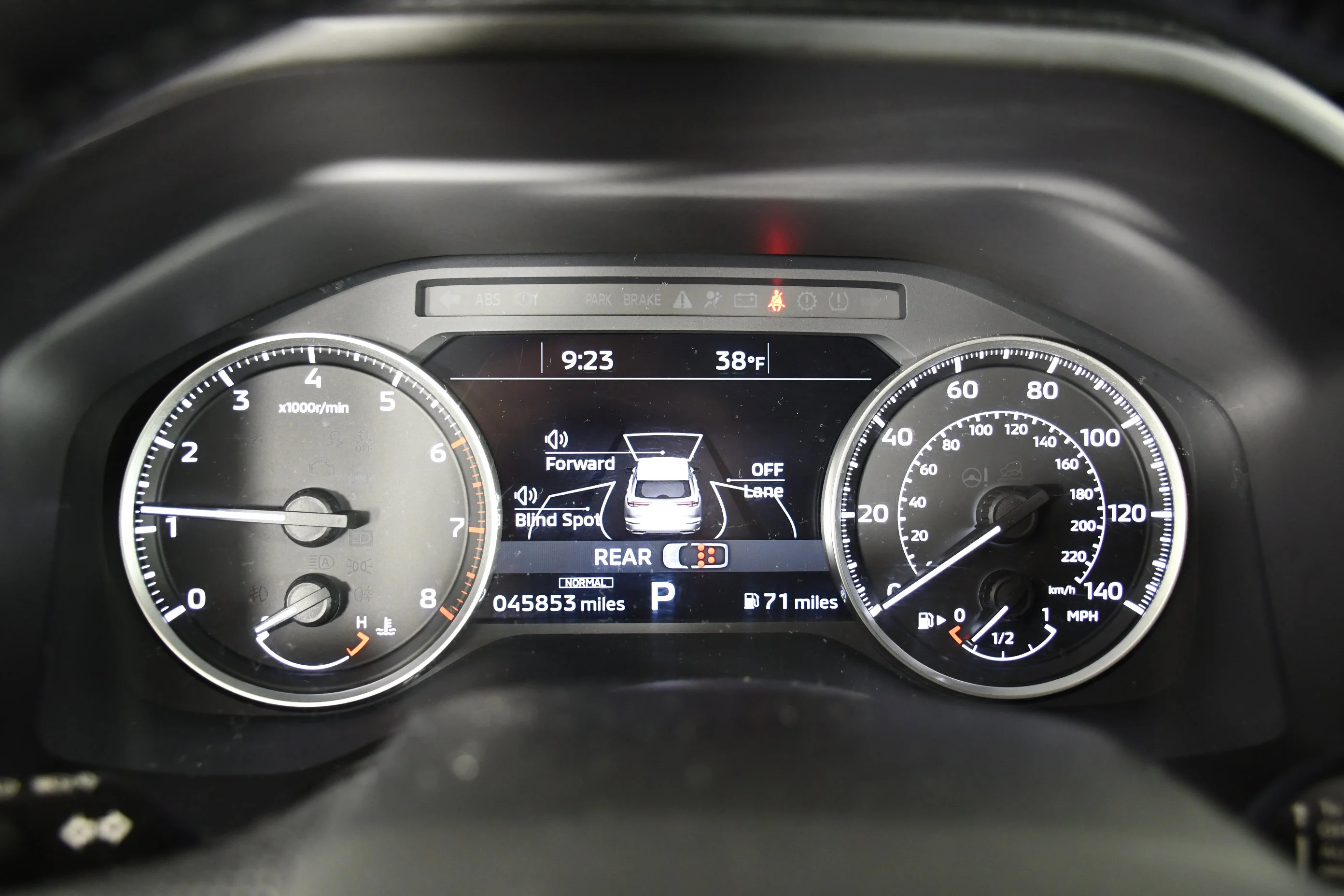 Certified Used 2023 White Diamond Mitsubishi SE image 18