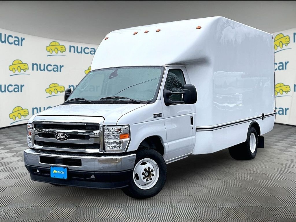 New 2026 Oxford White Ford Base image 4