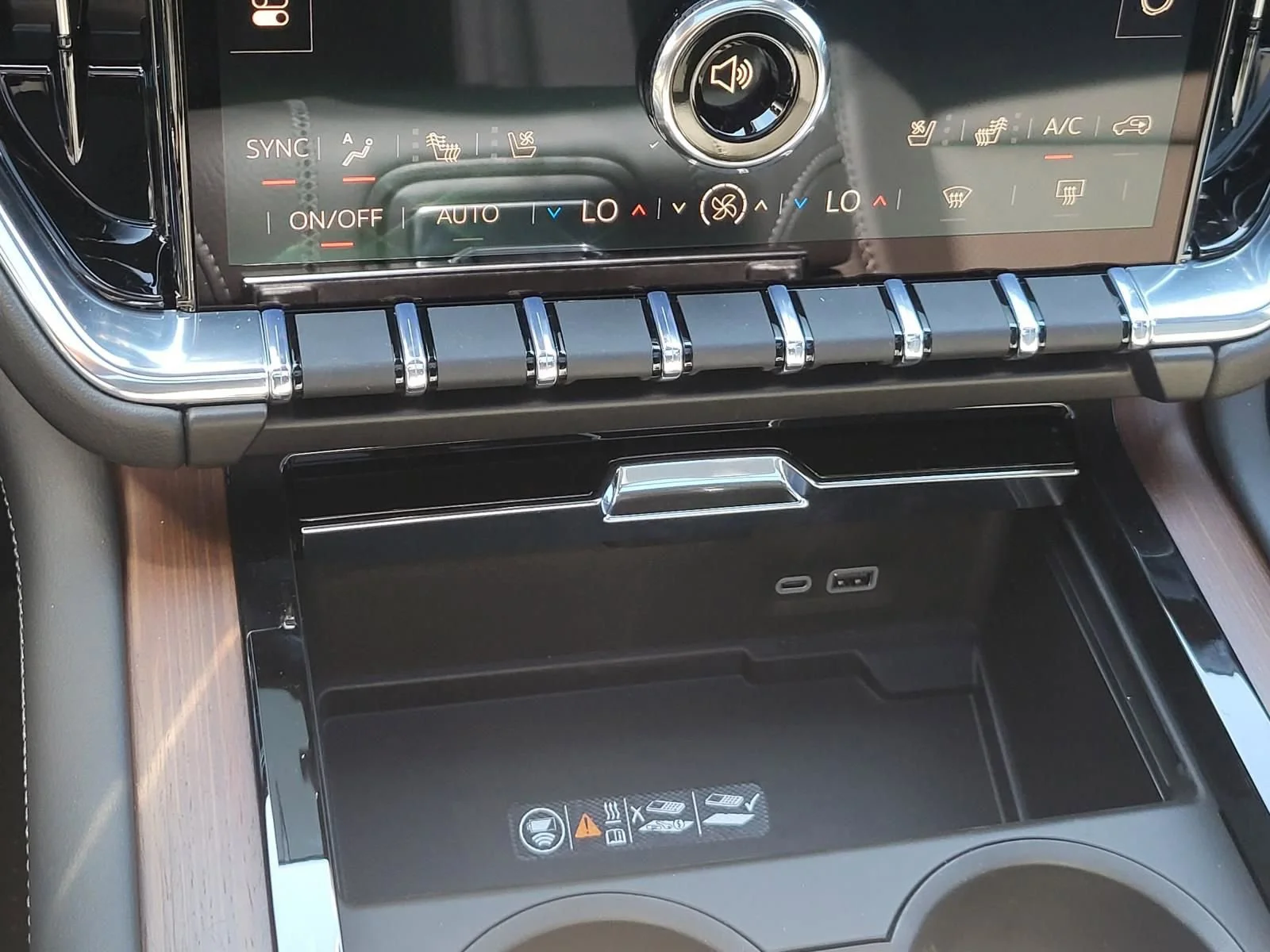 2026 GMC Yukon XL Denali - Photo 13