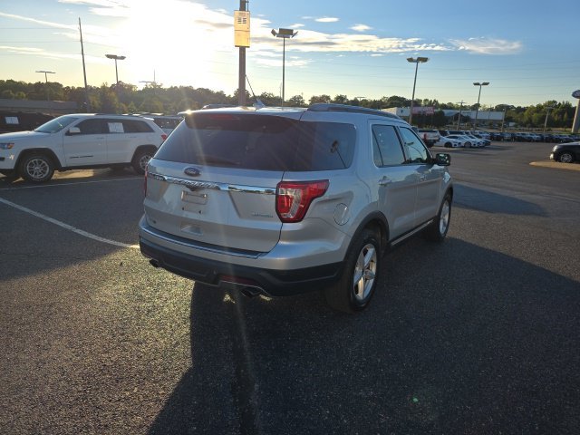 Used 2018 Silver Ford XLT image 3