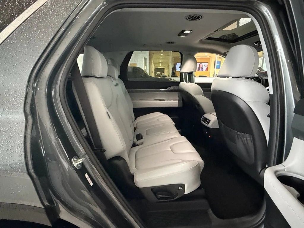 Used 2024 Gray Hyundai SEL 8P image 18