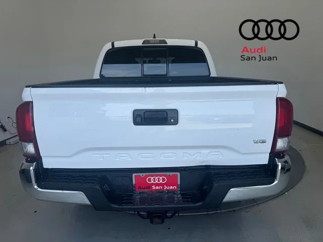 Used 2017 White Toyota SR5 image 35