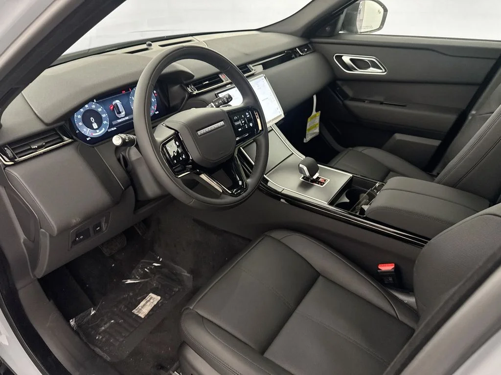New 2026 Arroios Grey Land Rover S image 9