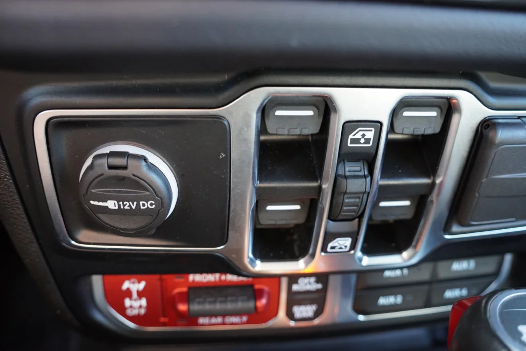 Certified Used 2024 Blue Jeep Rubicon image 31