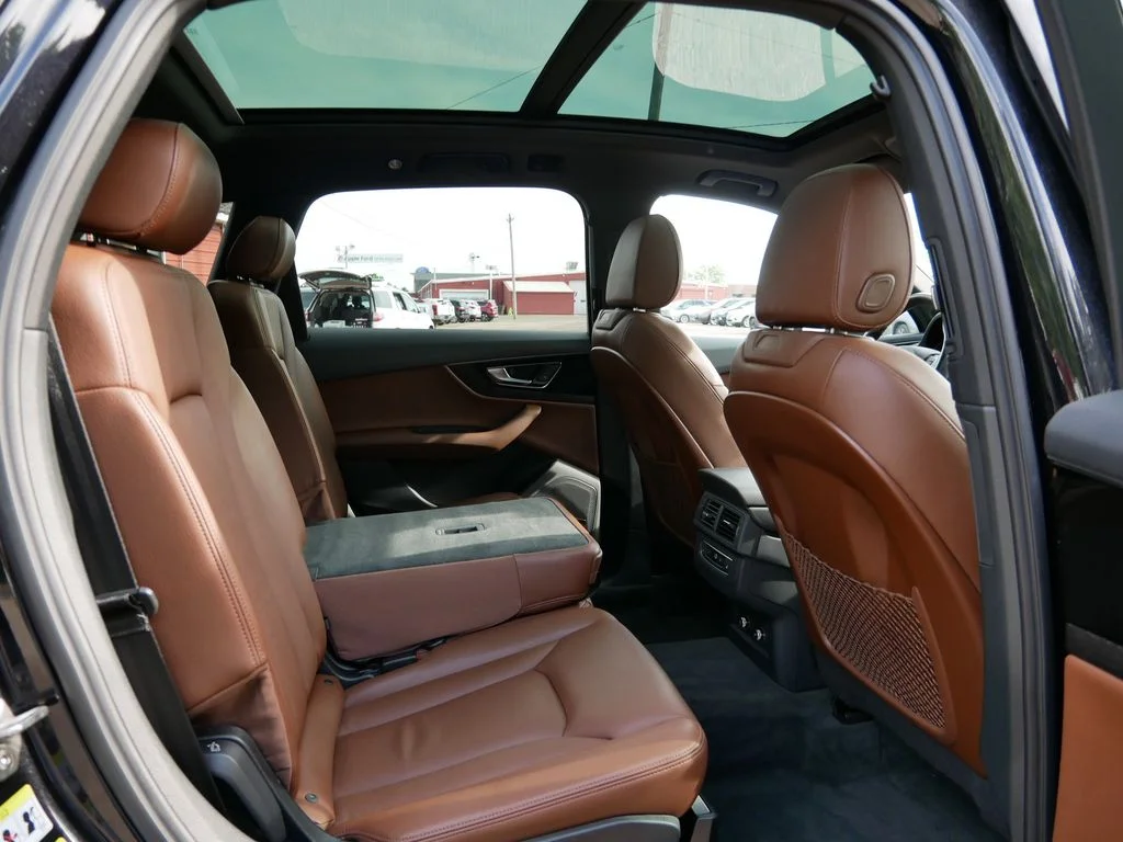 Certified Used 2019  Audi  image 9