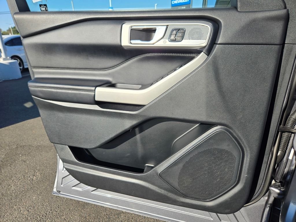 Used 2021 Gray Ford Limited image 13