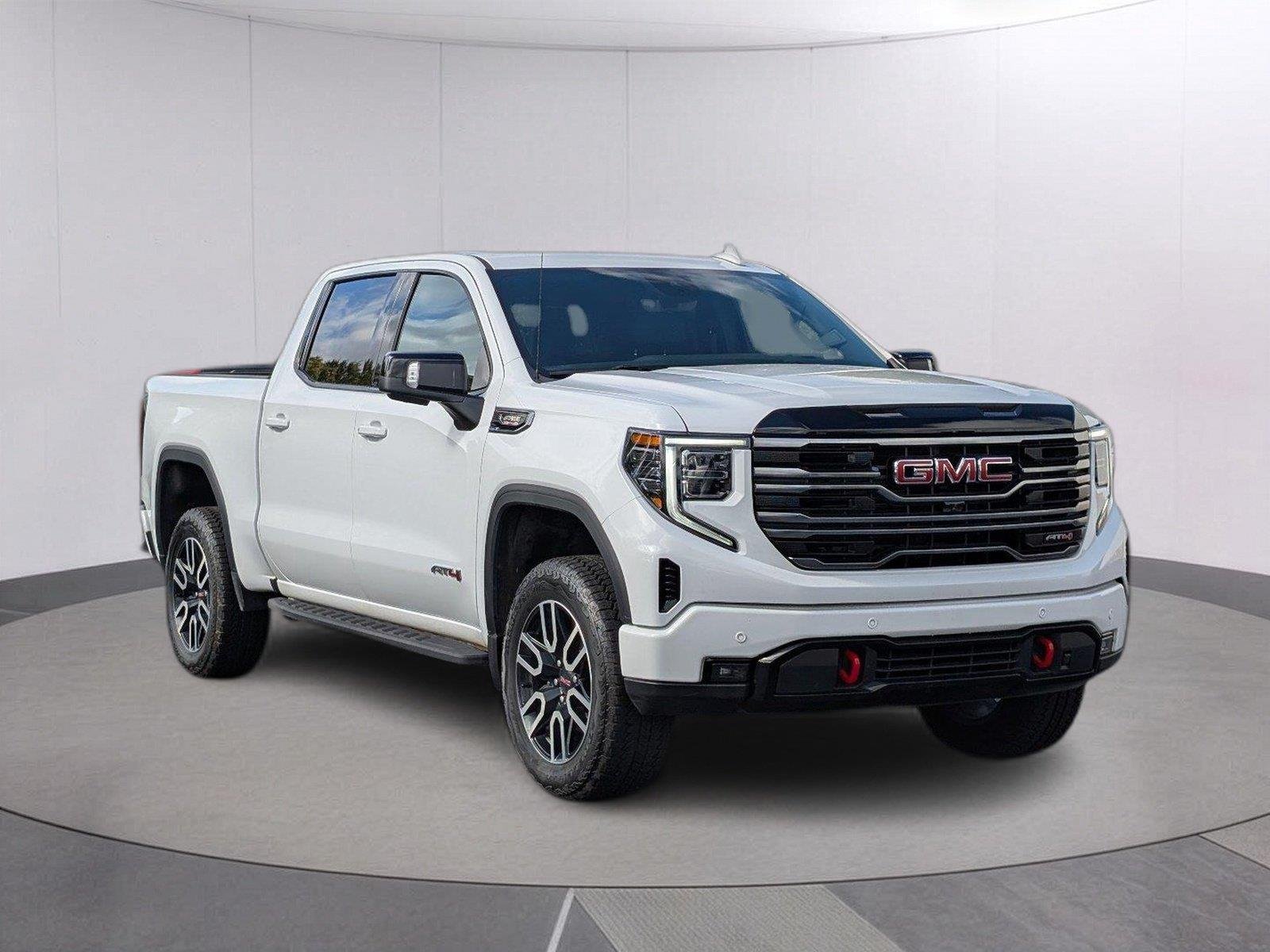 Used 2025 Summit White GMC AT4 image 9