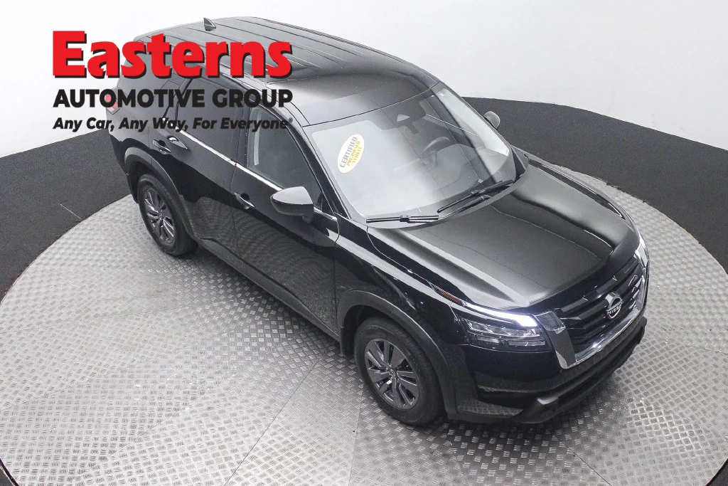 Used 2023 Black Nissan S image 3