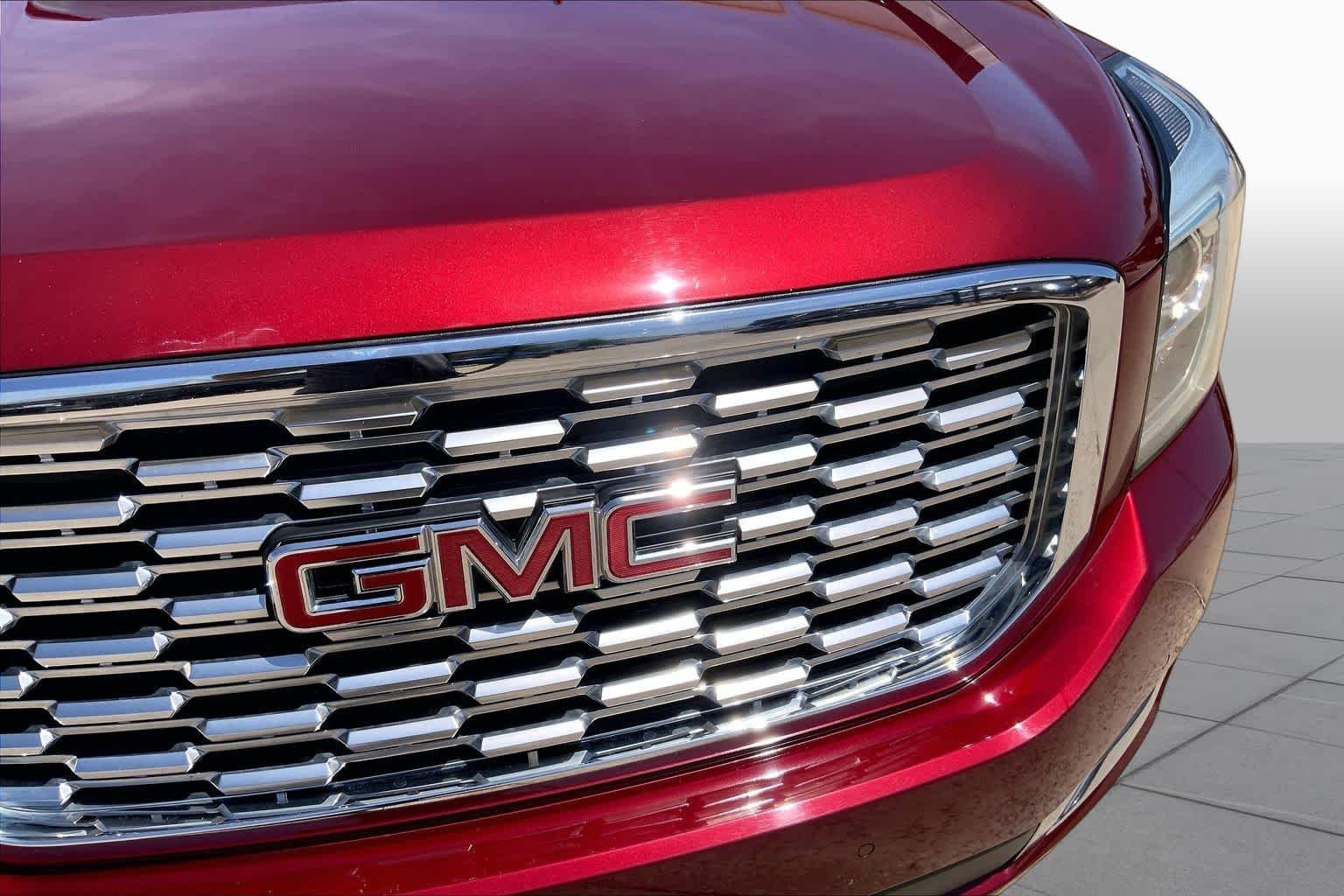 Used 2018 Crimson Red Tintcoat GMC Denali image 30