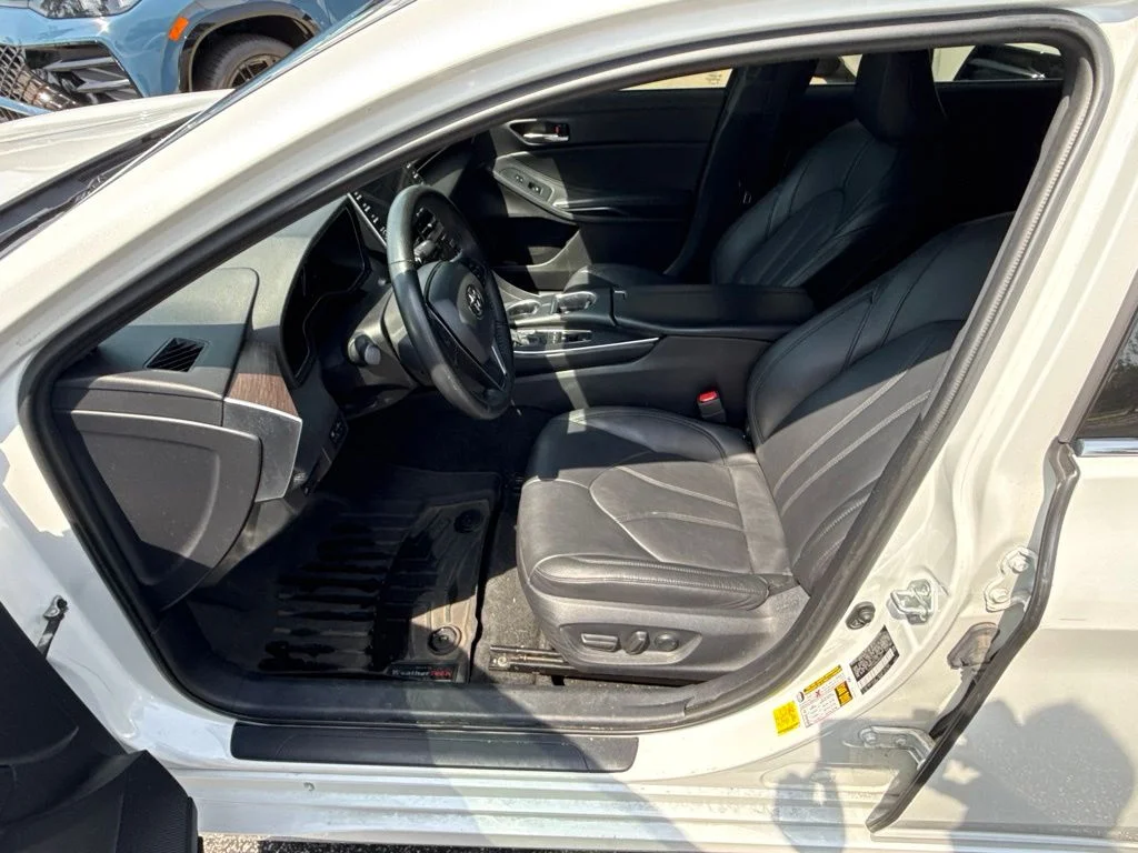 Used 2022 Pearl Toyota XLE image 10