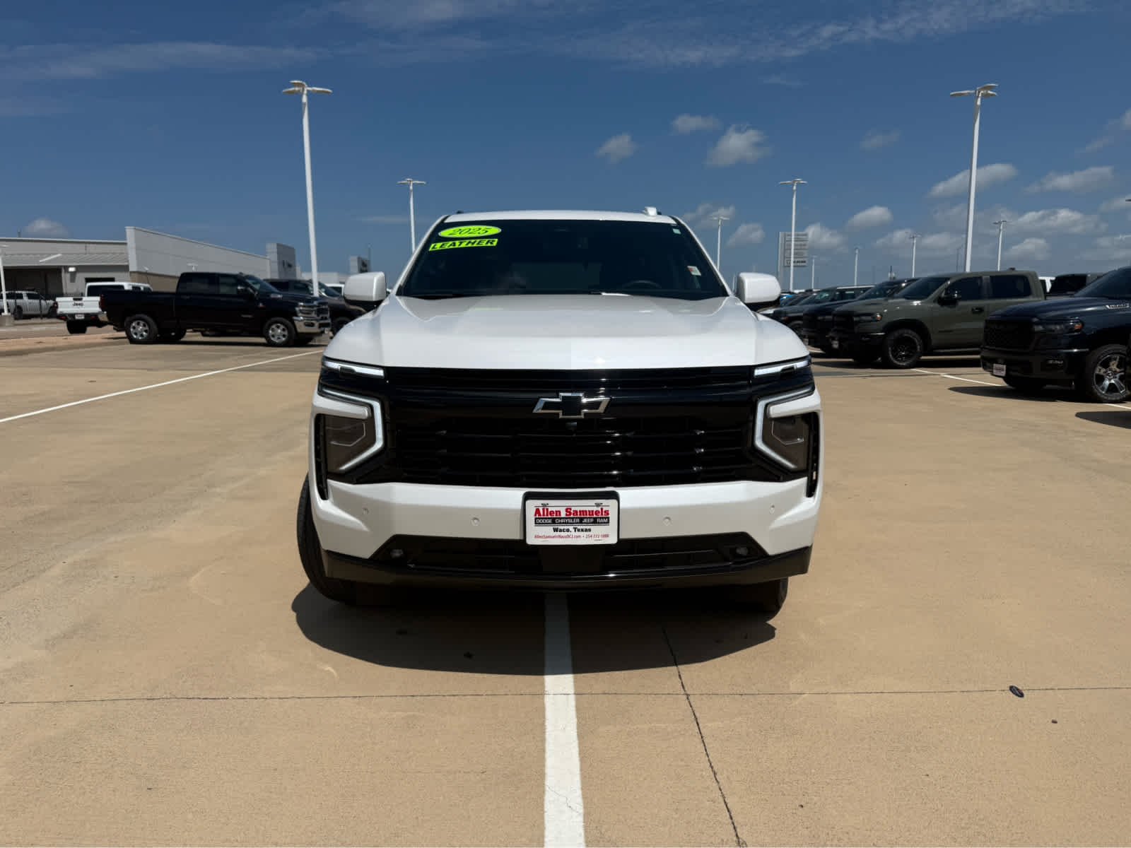 Used 2025 Iridescent Pearl Tricoat Chevrolet RST image 3