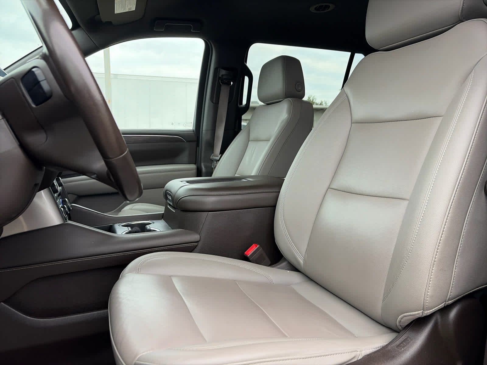 Used 2022 EMPIRE BEIGE METALLIC Chevrolet LT image 5