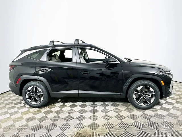 New 2026 Black Hyundai SEL image 2