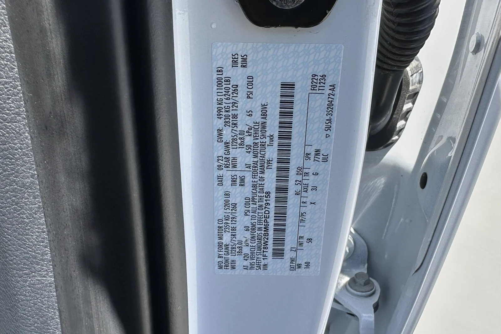 Used 2023 Oxford White Ford LARIAT image 27
