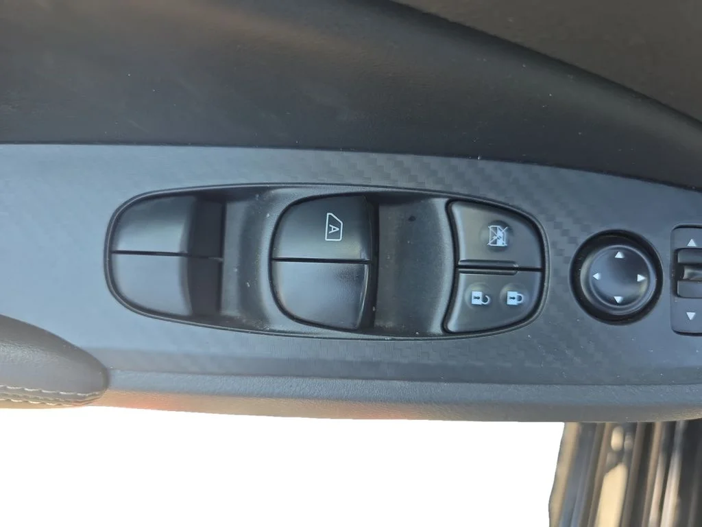 2025 Nissan Altima SV - Photo 21