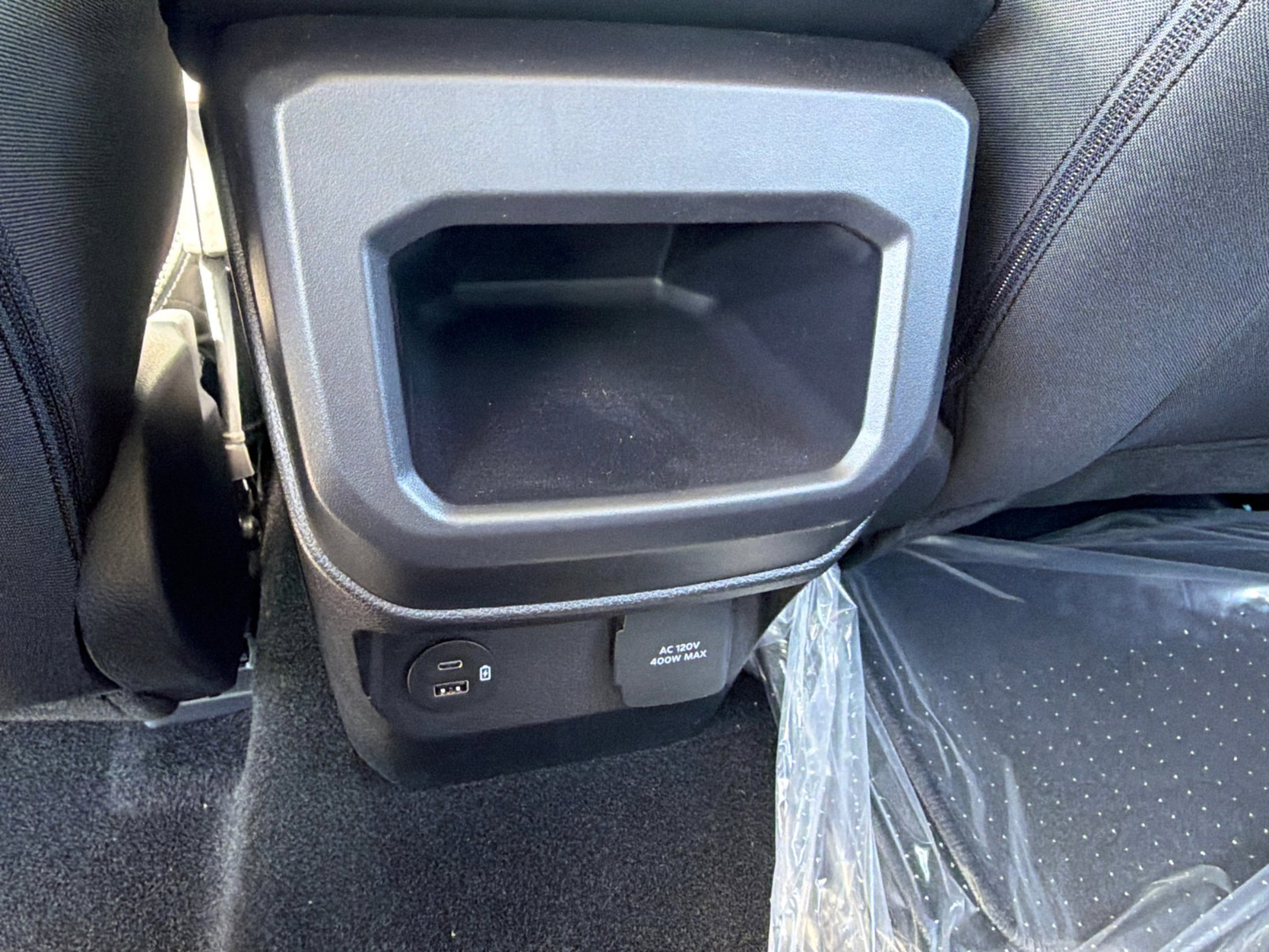 New 2026 Oxford White Ford XLT image 12