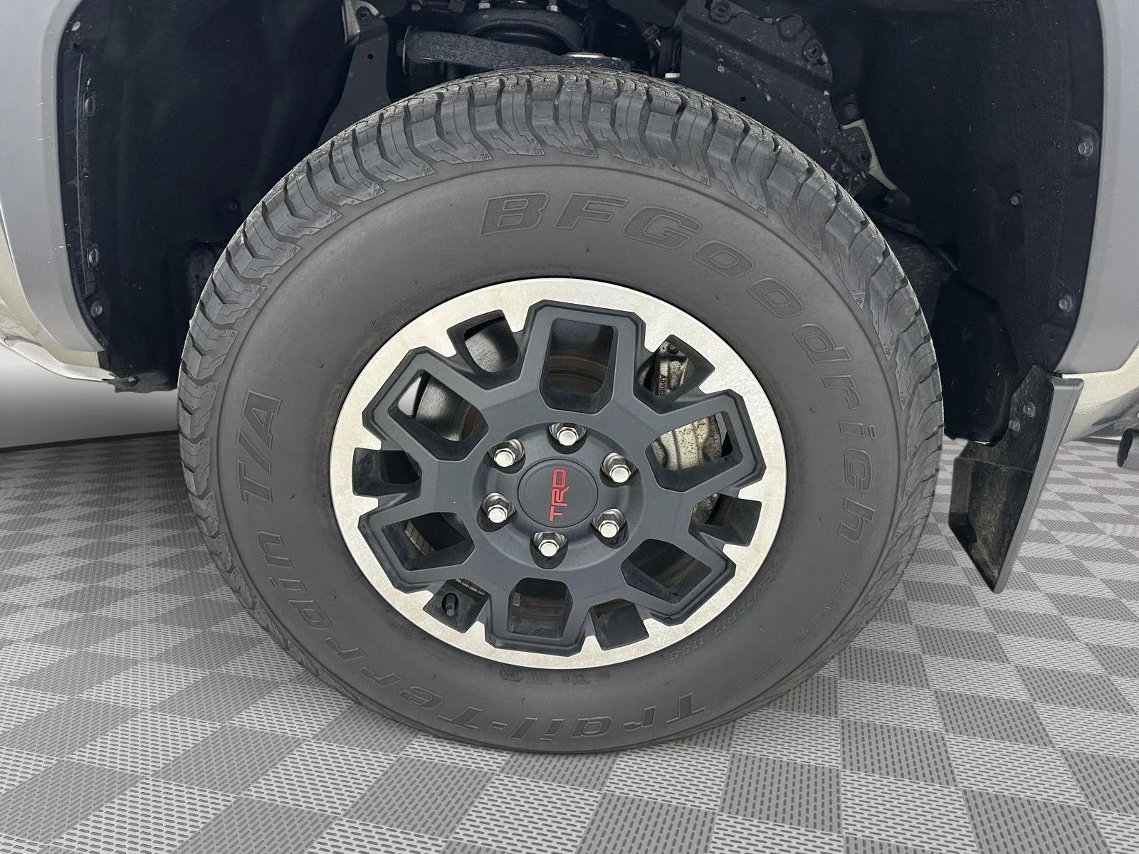 Used 2024 Bronze Oxide Toyota SR5 image 31