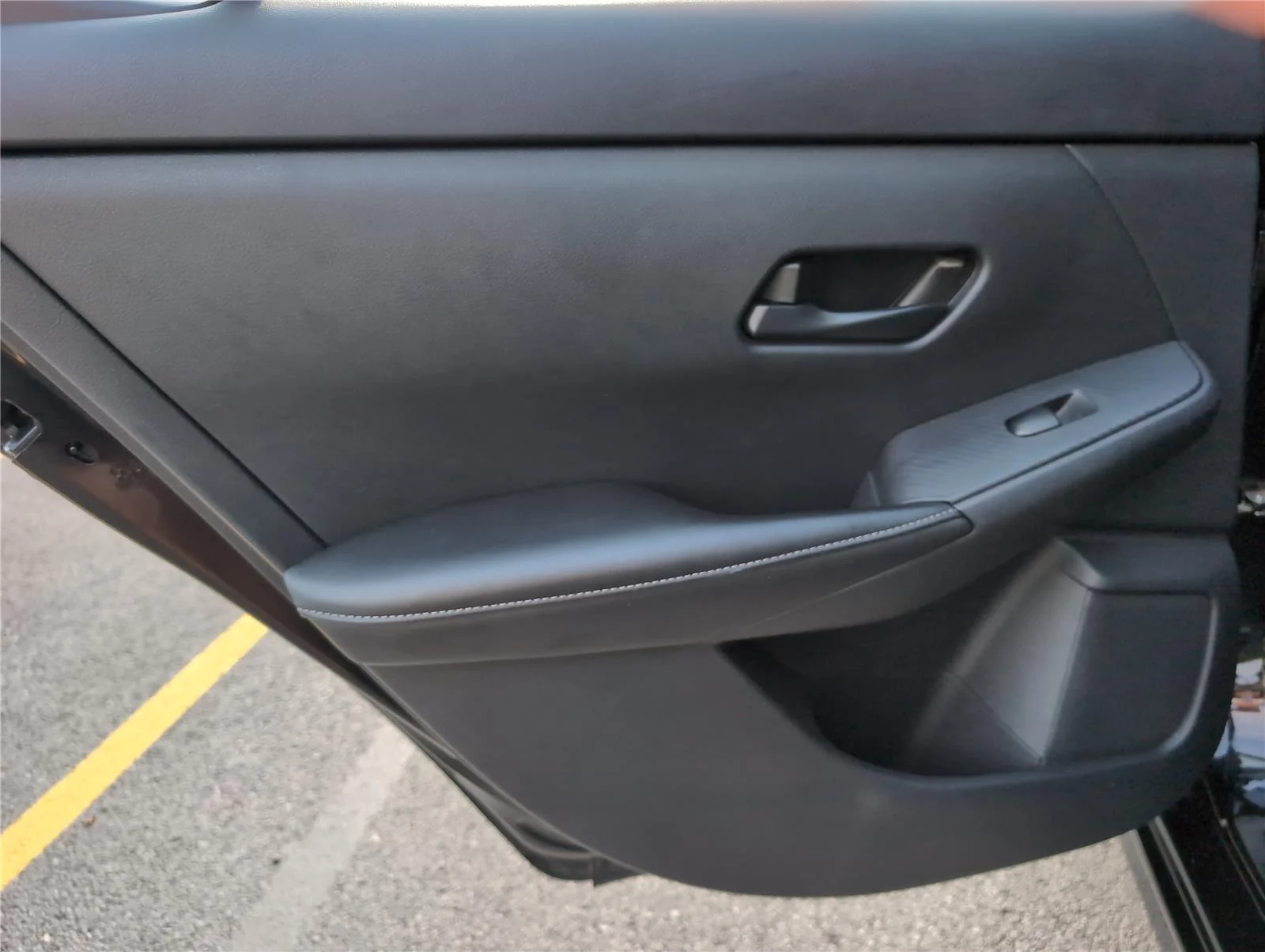 Used 2024 Super Black Nissan SV image 36