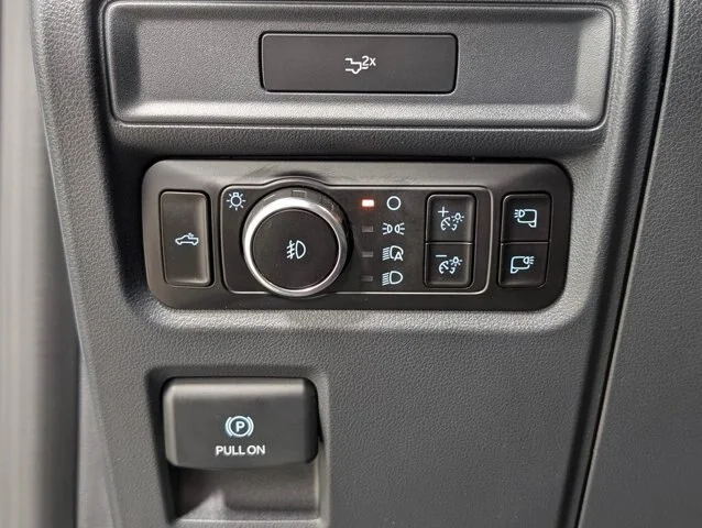 New 2026 Oxford White Ford XLT image 45