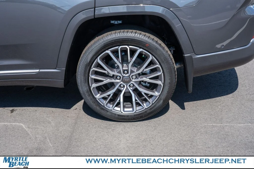 New 2026 Baltic Gray Metallic Clear-Coat Exterior Paint Jeep Summit image 12