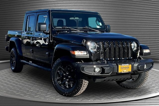 Used 2022 Black Jeep Altitude image 3