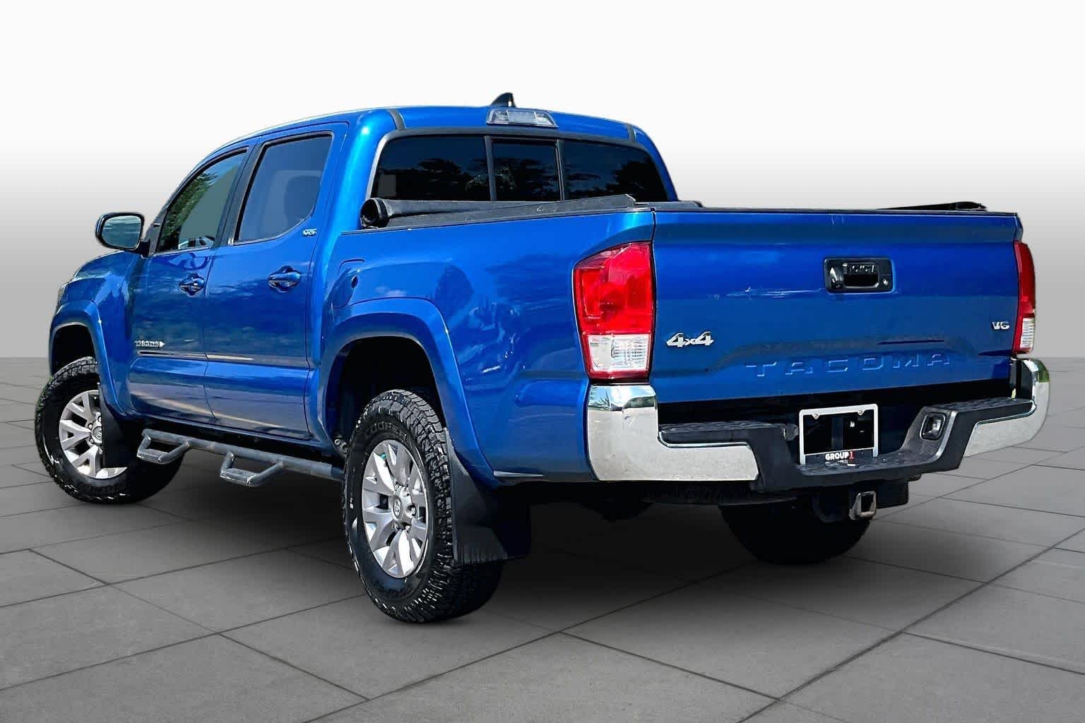 Used 2016 Blazing Blue Pearl Toyota SR5 image 12