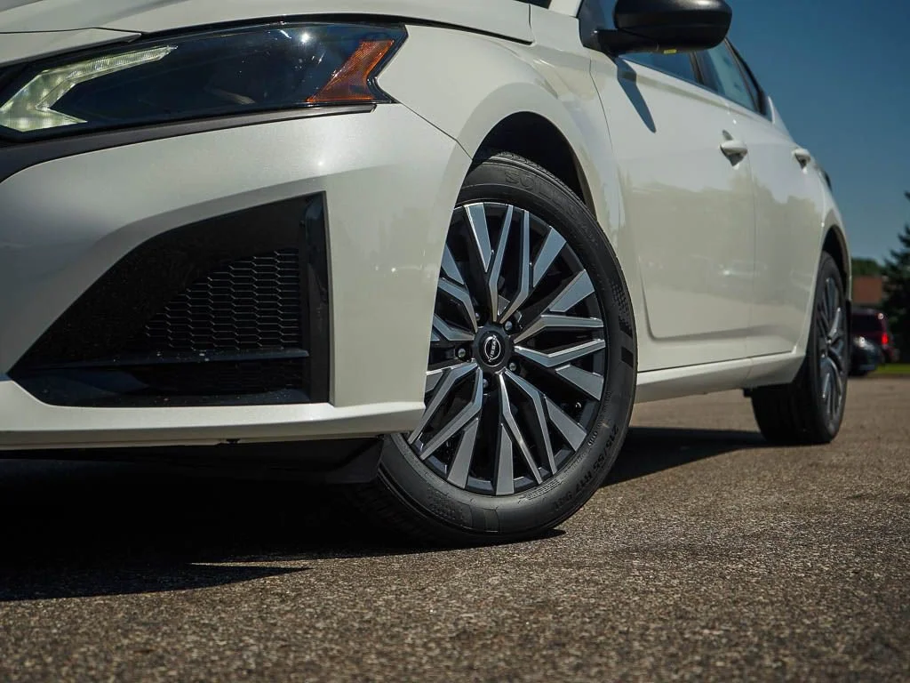 New 2026 Pearl White Tricoat Nissan 2.5 SV image 6