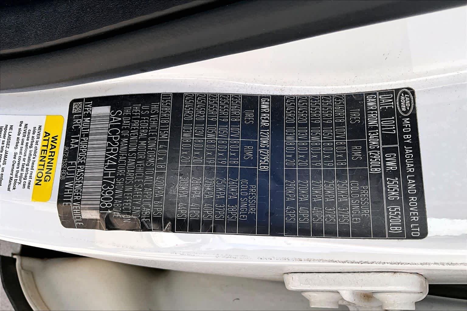 Used 2018 Fuji White Land Rover SE image 32