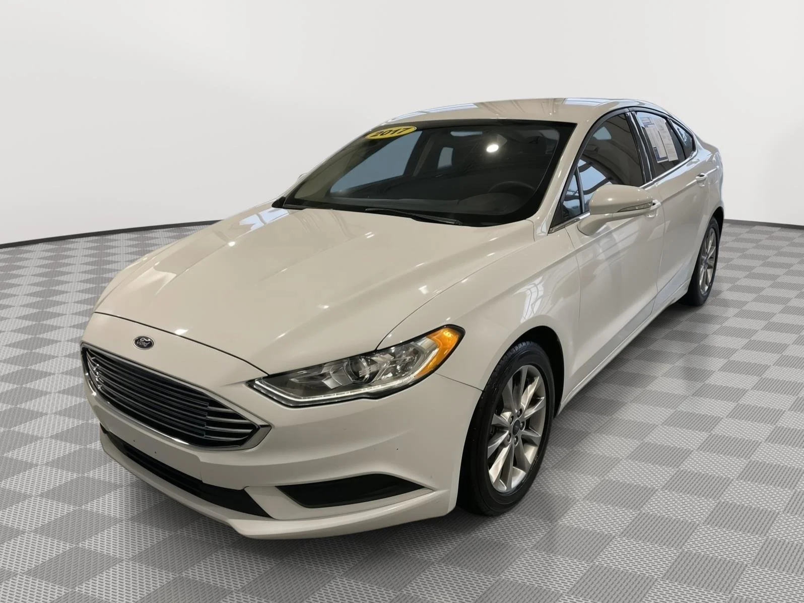 Used 2017 Oxford White Ford SE image 10
