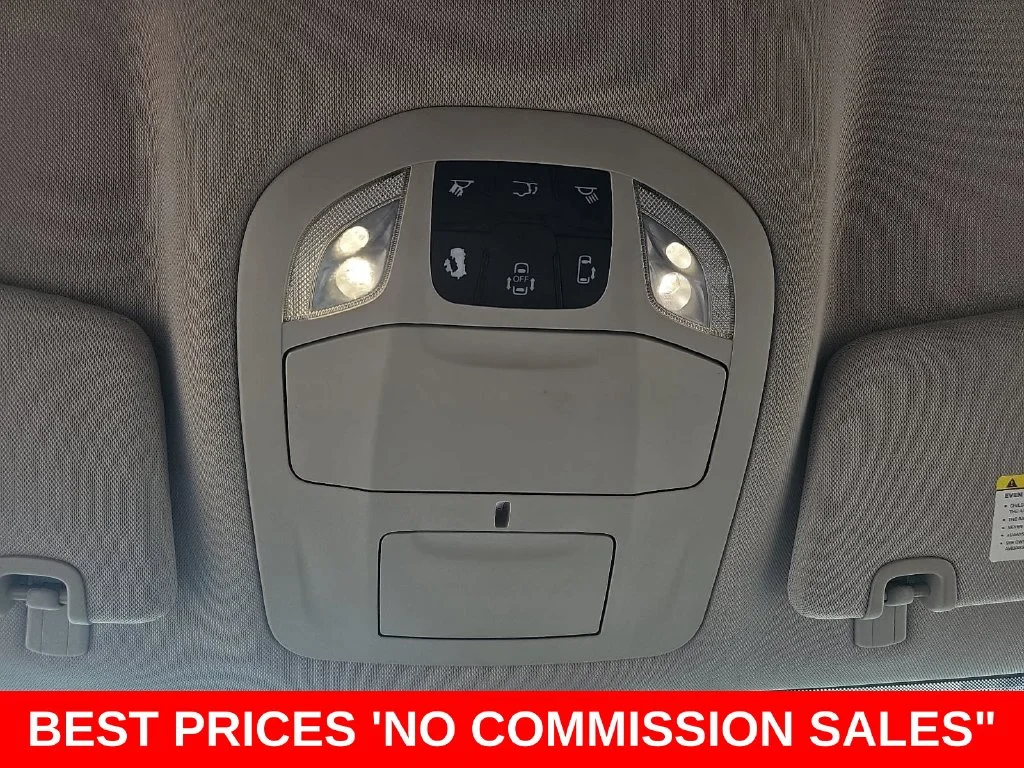 Used 2018 White Chrysler Touring L image 31