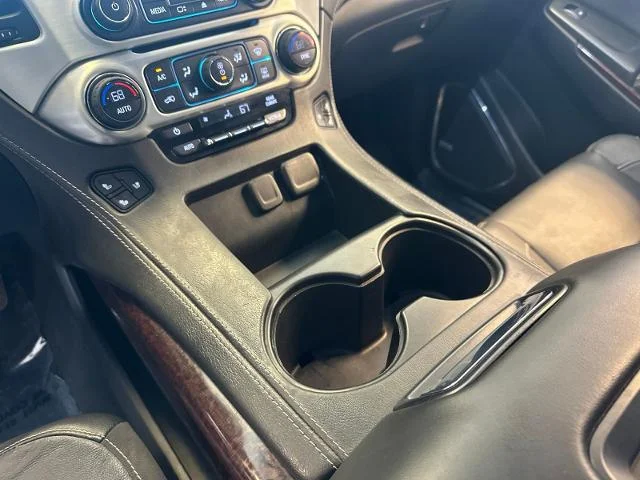 Used 2020 Summit White GMC  image 20