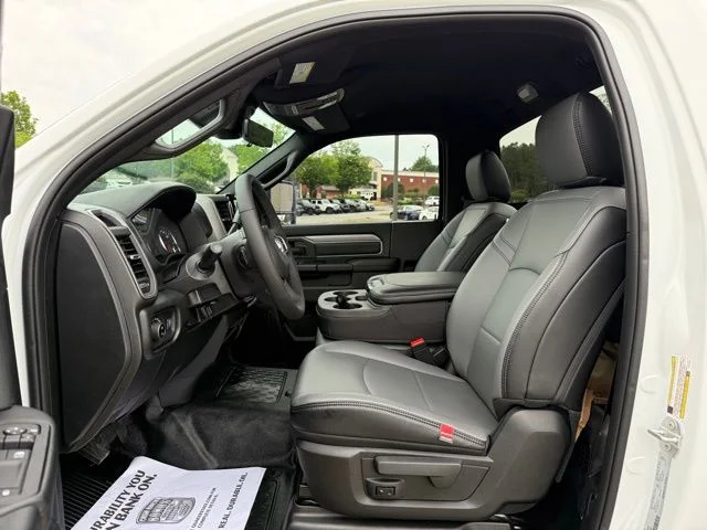 2026 RAM 3500 Chassis Tradesman - Photo 13