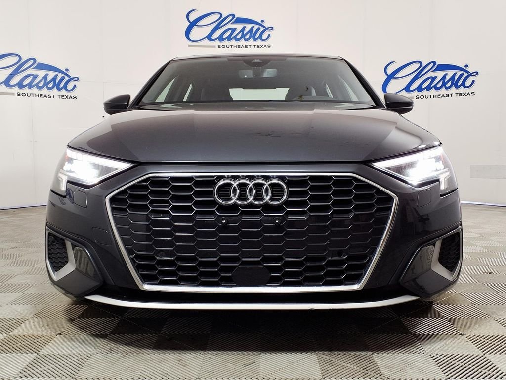 Used 2024  Audi 40 Premium image 3