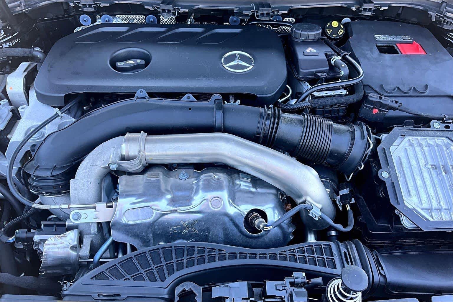 Used 2025 Night Black Mercedes-Benz GLA 250 image 33