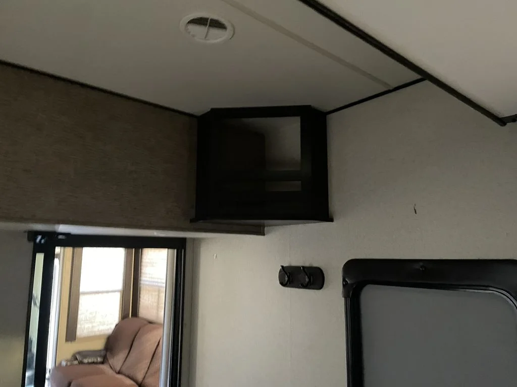 Used 2016  Grand Design Toy Hauler image 28