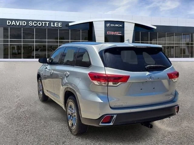 Used 2017 Celestial Silve Toyota Limited image 3