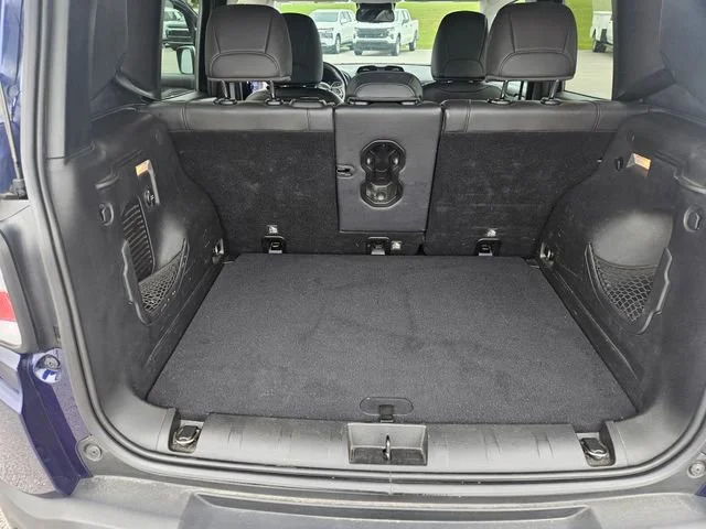 Used 2016 Blue Jeep Limited image 23