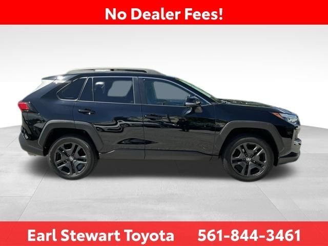 Used 2024  Toyota Adventure image 3