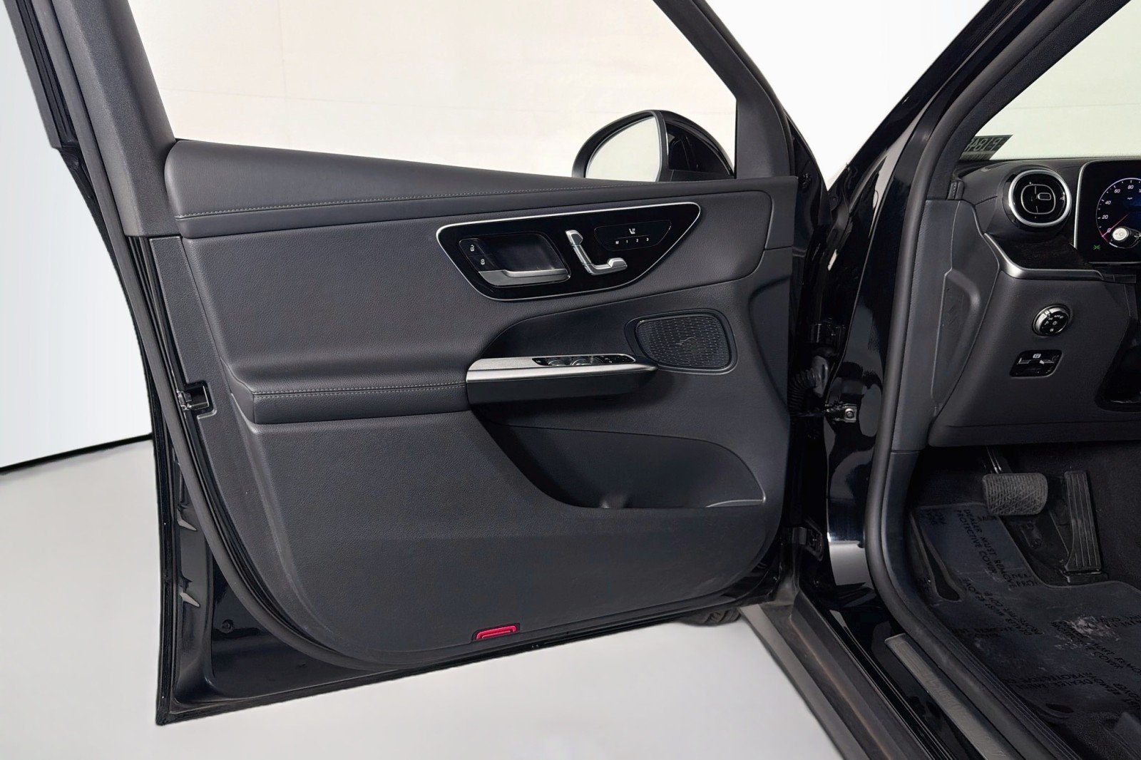 Certified Used 2025 Black Mercedes-Benz GLC 350e image 21