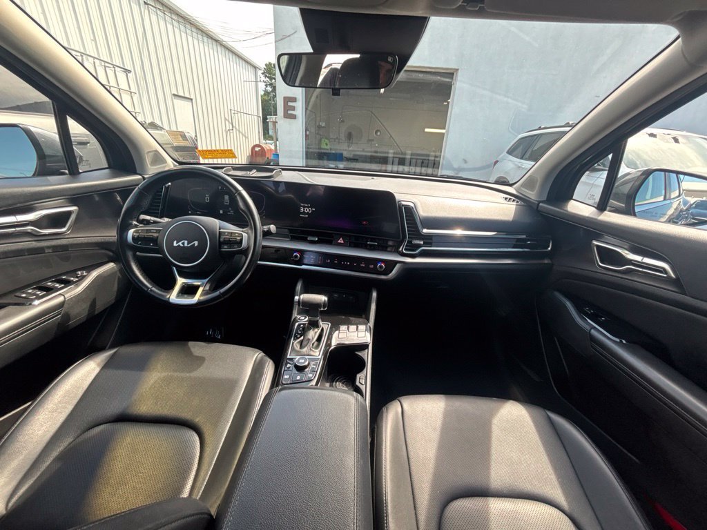 Used 2023 Gry Kia EX image 20