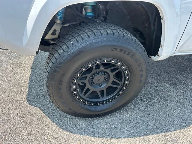 Used 2017 White Toyota SR5 image 10