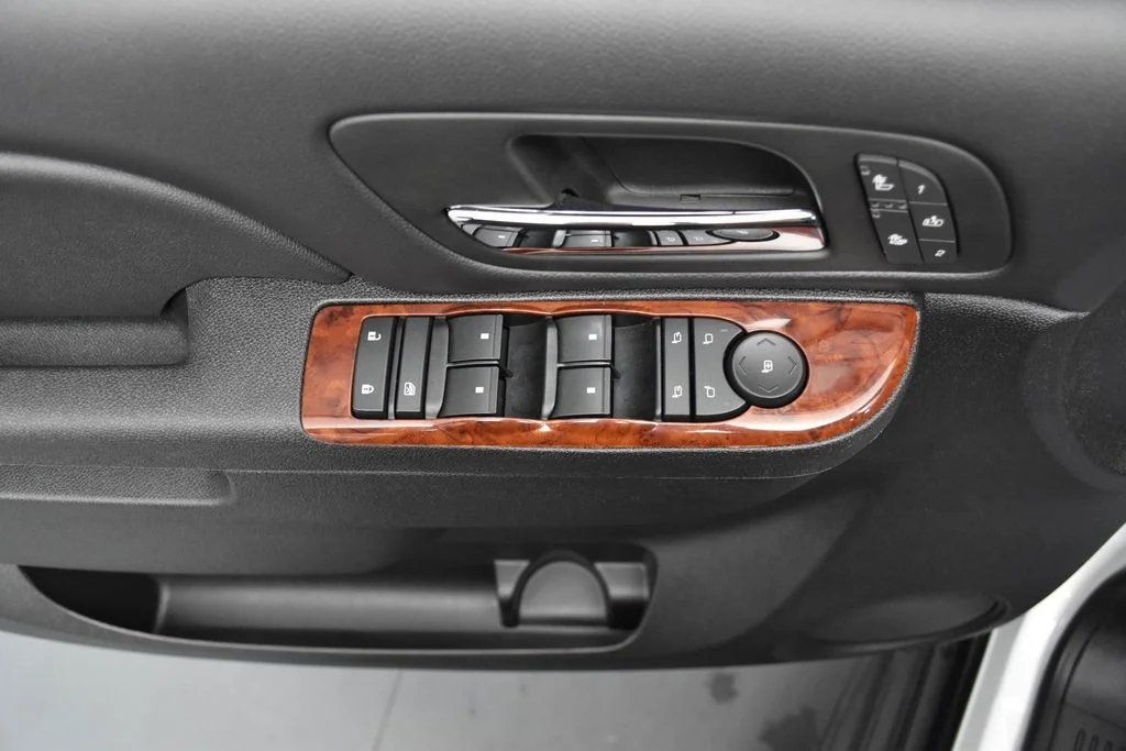 Used 2013 White Chevrolet LT image 20