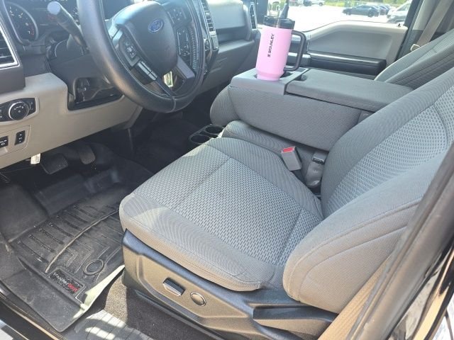 Used 2016 Black Ford XLT image 3