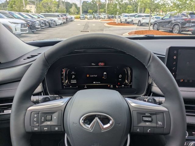 New 2027 RADIANT WHITE INFINITI Pure FWD image 31