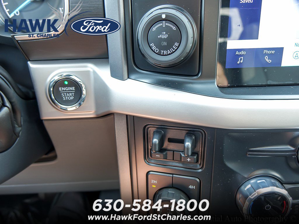 New 2023 Agate Black Metallic Ford XLT image 17
