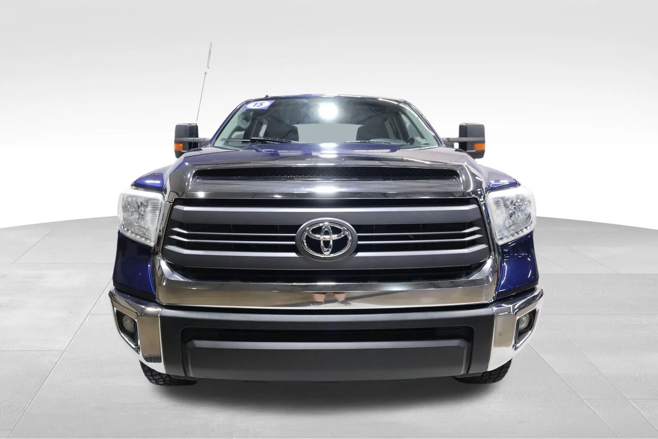 Used 2015 Blue Toyota SR5 image 6